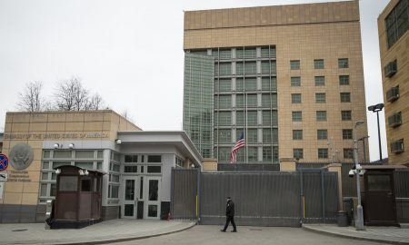 The American Embassy in Moscow requests that Americans leave Russia "immediately."