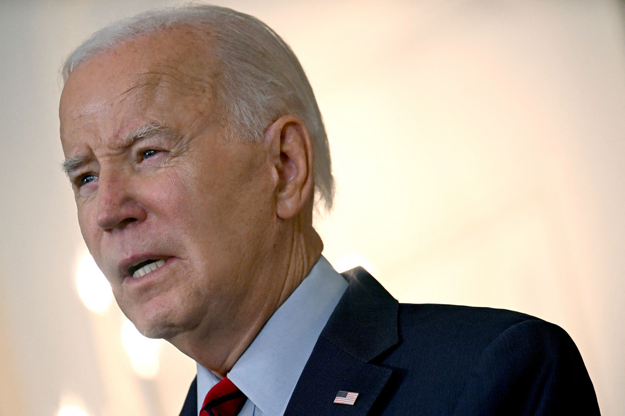 Breaking: Americans Losing Faith in Biden - New Poll Alert