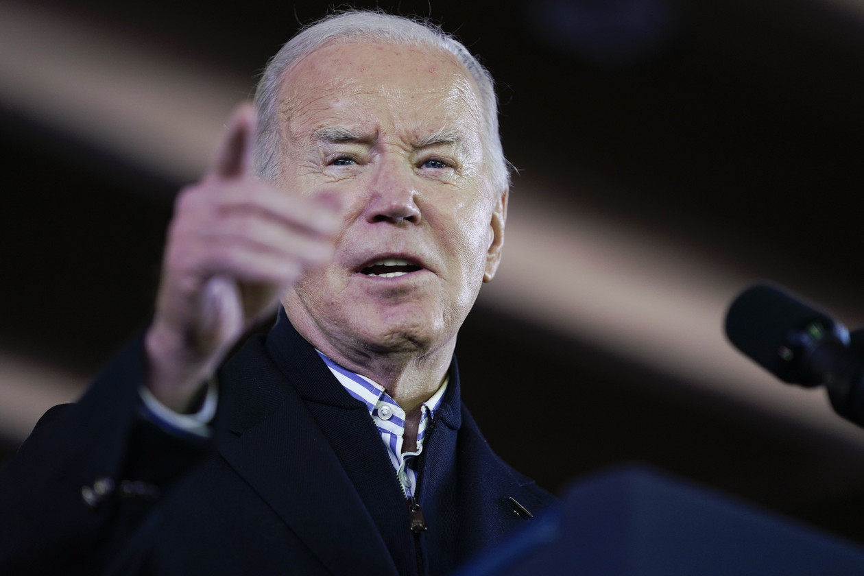 Contrast Chronicles: Biden's Quest for Trump-Washington Differences