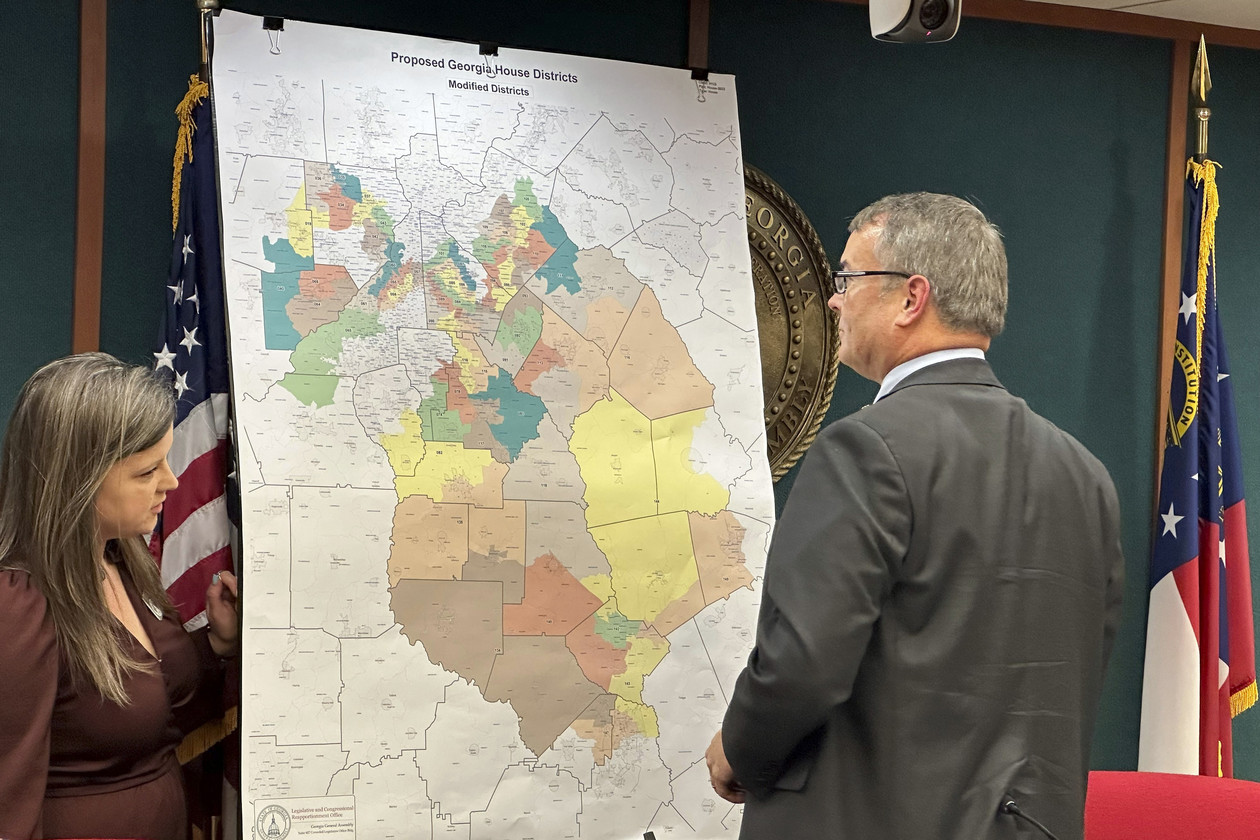 Strategic Maneuvers: Navigating the Altered Congressional Map for House Control