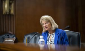 Trump Rift: Lisa Murkowski Contemplates GOP Departure