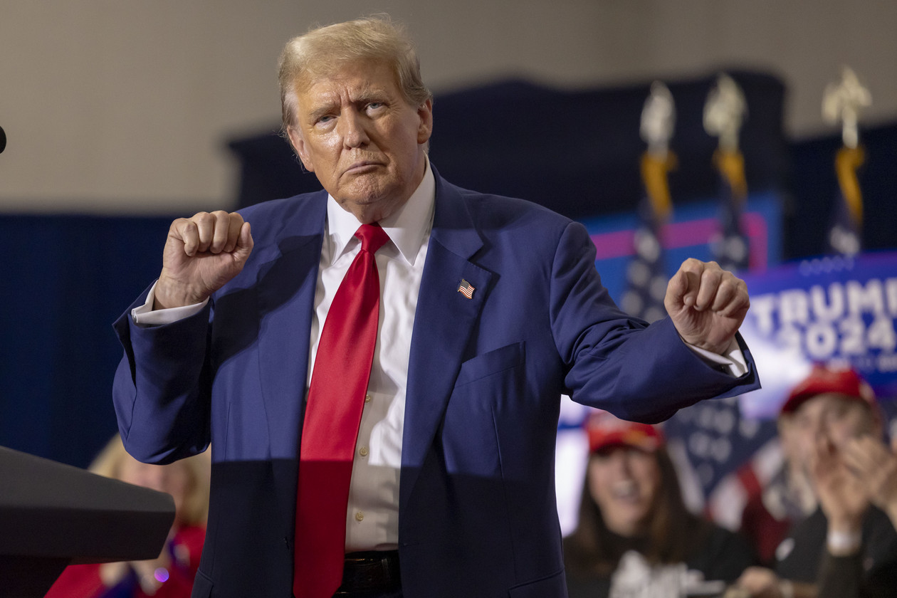 Trump Pulls Ahead of Biden in WSJ Poll Across Swing States