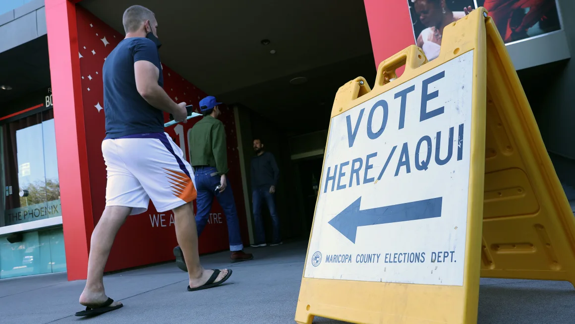 Arizona Voter Law Back in Court: Republicans Seek Supreme Court Intervention