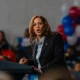 Kamala Harris's Support Stalls: Is the Honeymoon Over?