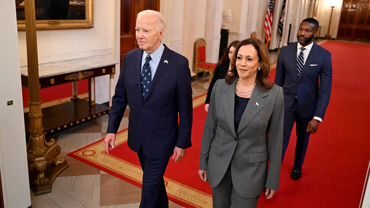 Harris Dumps Biden? Campaign Goes Solo Before Election Day