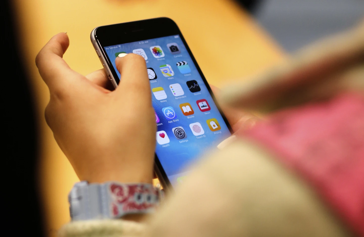Chinese Hackers Turn Phones Into Spy Tools—and Americans Helped