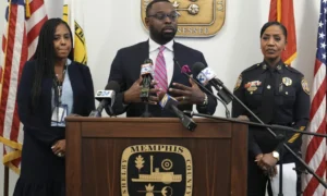 Armed Man Attempts to Kidnap City Mayor with Taser and Rope
