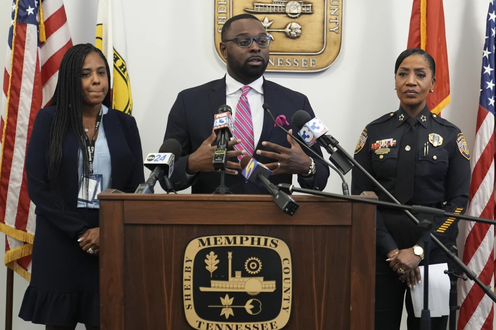 Armed Man Attempts to Kidnap City Mayor with Taser and Rope