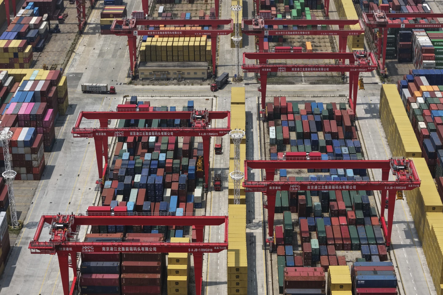 Tensions Flare as New US-China Trade Conflicts Erupt Before Talks