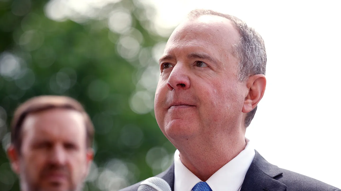 Trump Calls Schiff ‘Scam Artist’ in Mortgage Fraud Row